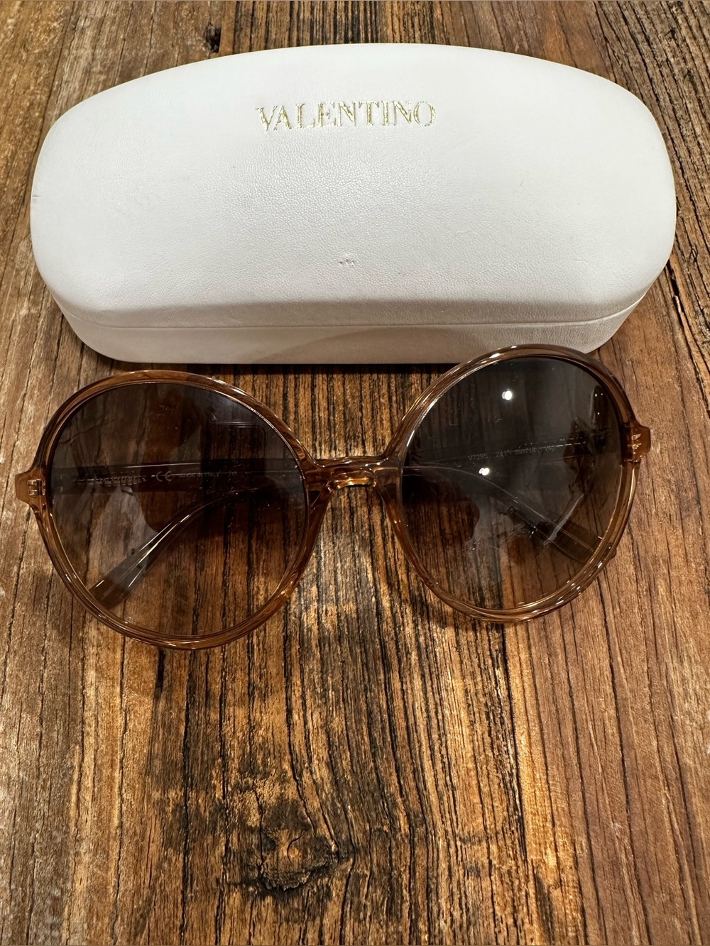 Valentino Elegant light Brown Sunglasses